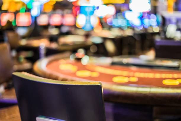 Mobile phone screen showing indo62 American Roulette table with betting interface and live dealer video